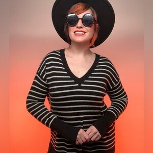 HALOGEN / Black & White Stripe Cashmere Sweater / Small